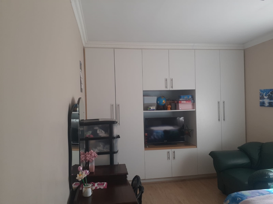 3 Bedroom Property for Sale in Kabega Park Eastern Cape